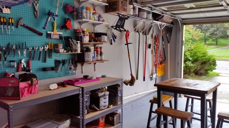 9 Tips to Transform Your Garage into The Ultimate DIY Workshop