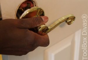 How to Replace a Bedroom & Bathroom Door Knob - Toolbox Divas