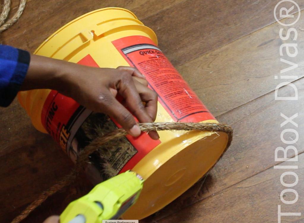 DIY Rope Trash Can or Waste Basket Using a Bucket ToolBox Divas