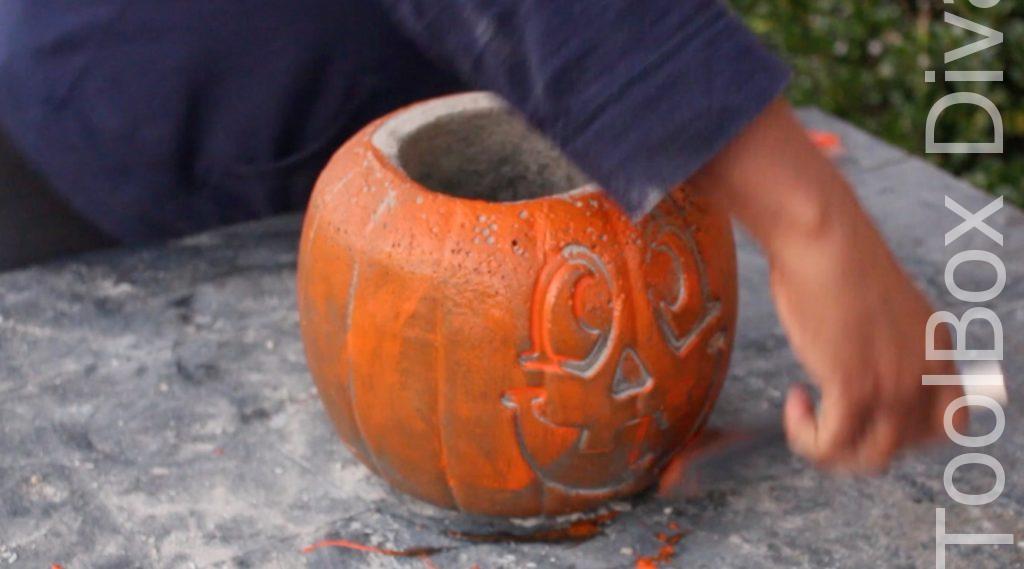 Easy Halloween DIY Project pumpkin fire pit - Toolbox Divas 8