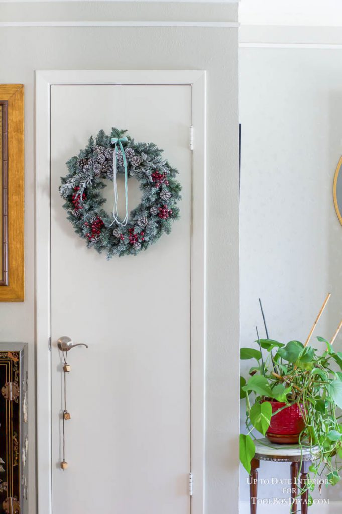Winter Wreath recycle Christmas into the Winter Decorations @ToolBoxDivas