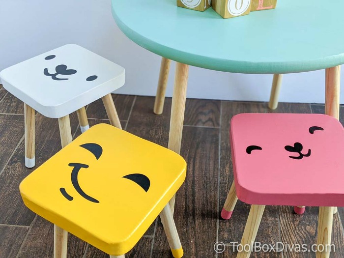 Super Easy DIY Kids Table and Stools